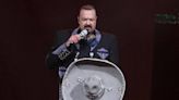 Pepe Aguilar did not disappoint on stage. He asks for support to the new generations