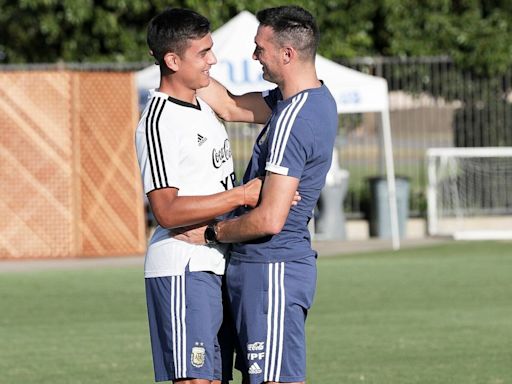 El mimo de Lionel Scaloni y el sentido posteo de Paulo Dybala durante los festejos de Argentina bicampeón de América