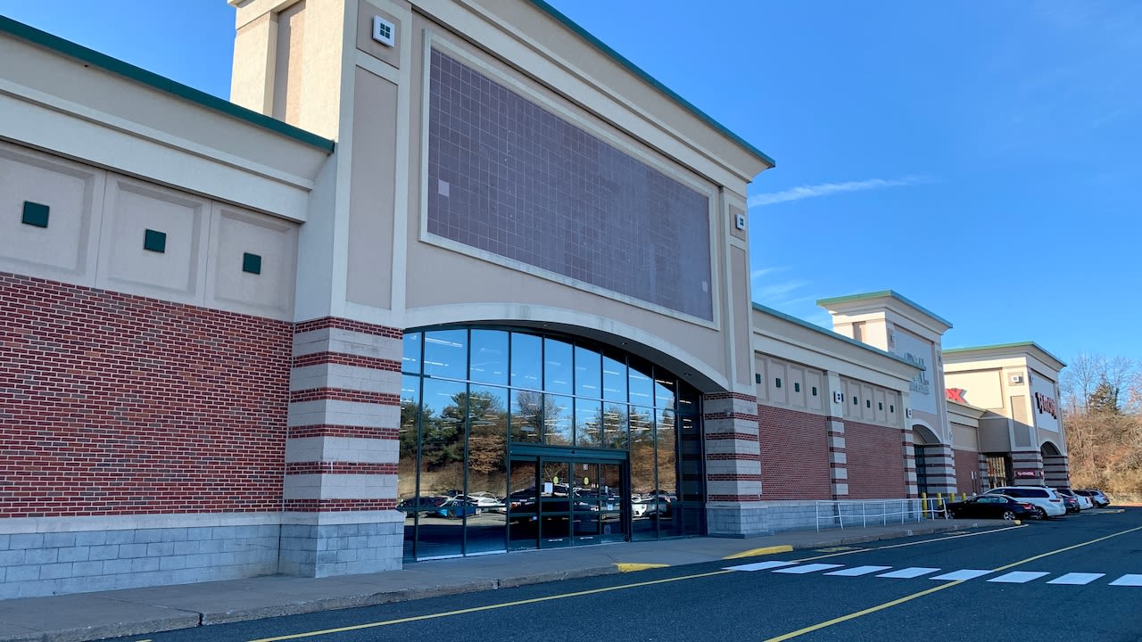 This popular mall store is closing 500+ locations, including 6 in Mass.