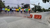 Trabajadores de Uber bloquean avenida Tulum de Cancún