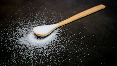 Common low-calorie sweetener may be riskier for the heart than sugar, study suggests