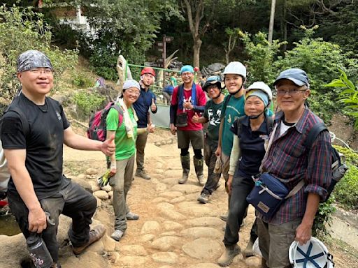 台中大甲鐵砧山桂花泉步道 居民參與修繕