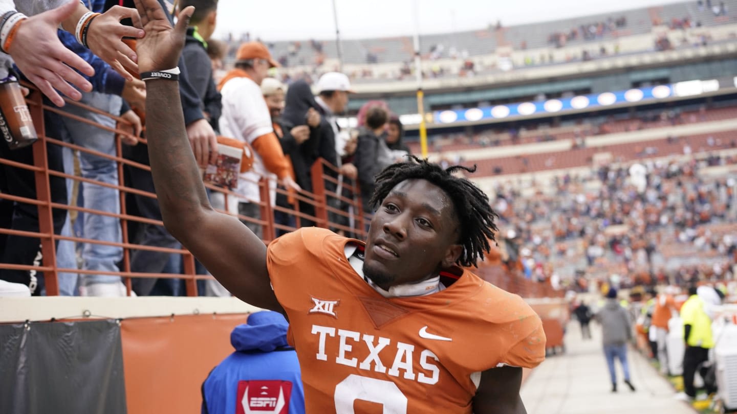 Former Texas Longhorns LB DeMarvion Overshown 'Ahead of Schedule' With Rehab for Dallas Cowboys