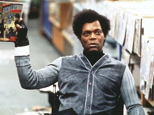 M. Night Shyamalan Says Unbreakable Studio Was 'Too Scared' to Call It a Comic Book Movie