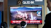 Kim Jong Un dirige pruebas con cohetes que simulan un contraataque nuclear contra sus enemigos