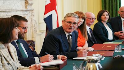 英國工黨走馬上任！首相施凱爾新內閣名單「近半數女性」