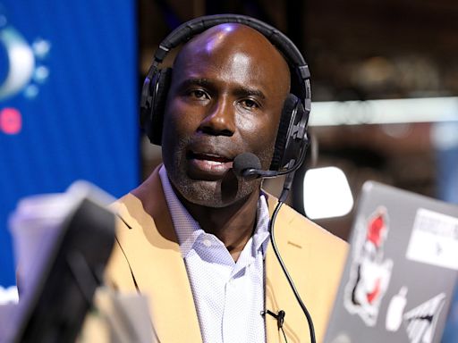 Terrell Davis shares new details on encounter with airline attendant that led to removal from United flight