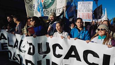 Contra el “desfinanciamiento educativo”, se unen universidades y docentes en Bariloche - Diario Río Negro