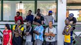 El limbo de los refugiados en Catalunya: 1.500 migrantes a la espera de acceder a tarjeta sanitaria y padrón durante 9 meses