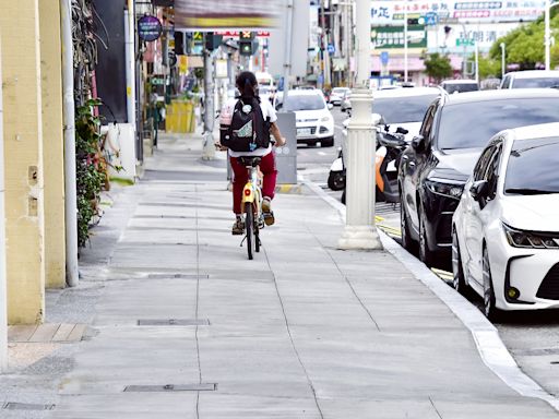 鳳山自由路人行道翻新變好走 友善行人真舒適 | 蕃新聞