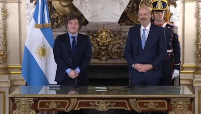 Milei le tomó juramento a Federico Sturzenegger como ministro de Desregulación | Política