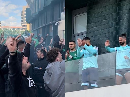 Locura en el Villamarín: la plantilla del Betis sale a saludar a los aficionados en la previa de El Gran Derbi