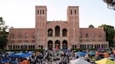 Police and pro-Palestinian demonstrators clash in tense scene at UCLA encampment