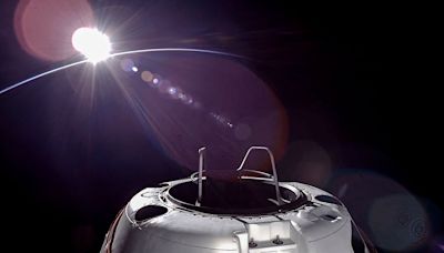 直播／「像一個完美的世界」 SpaceX太空人進行首次民間太空漫步