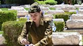 In photos: Israeli Soldiers pay their respects at Mt. Herzl Military cemetery - All Photos - UPI.com