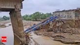 Girder of an under-construction bridge collapses in Jharkhand's Giridih | Ranchi News - Times of India