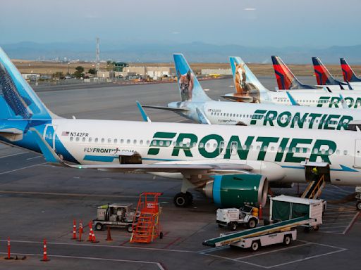 Frontier pilot arrested onboard aircraft in Houston