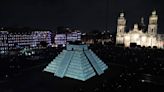 Pirámide de Kukulkán en el Zócalo se queda hasta el 18 de agosto y con nuevo horario
