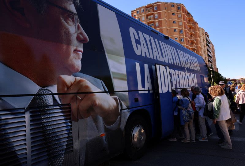 Catalan separatist leader campaigns over border in France to avoid arrest in Spain