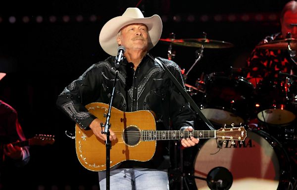 Alan Jackson Gives Us All A Peek At His New Grandchild