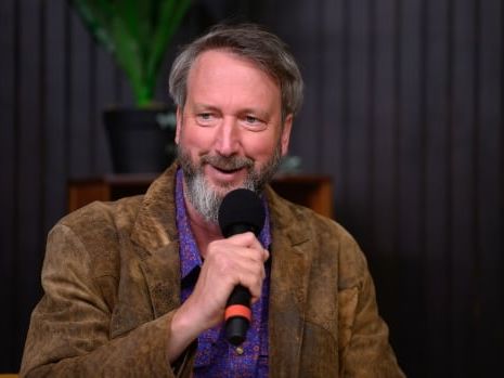 Why Tom Green says he's 'glad' he got testicular cancer at 28 | CBC Arts