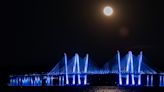 Take the best photo of tonight's Blue Moon supermoon with your smartphone