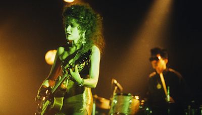 The Best Female Guitarists: An Essential Top 25 Countdown