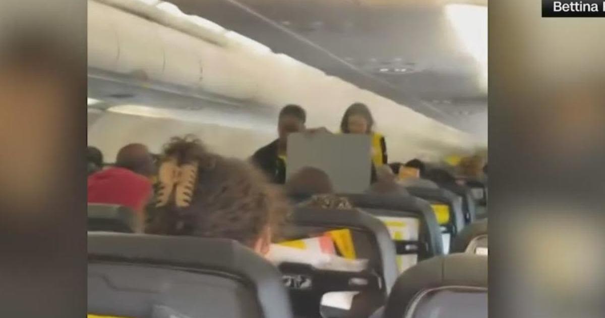 "Traumatized" passengers on Florida-bound Spirit Airlines flight with mechanical failure share their stories