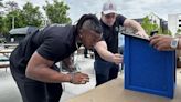 Atlanta Falcons' Bijan Robinson teams up to help build 'Little Free Libraries'