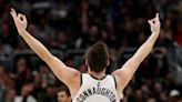 Pat Connaughton signs contract extension with the Milwaukee Bucks through the 2025-26 season