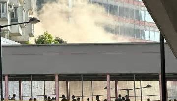 香港一日兩起火警！ 葵涌廣場突然濃煙猛竄、佐敦道大火5死40多傷
