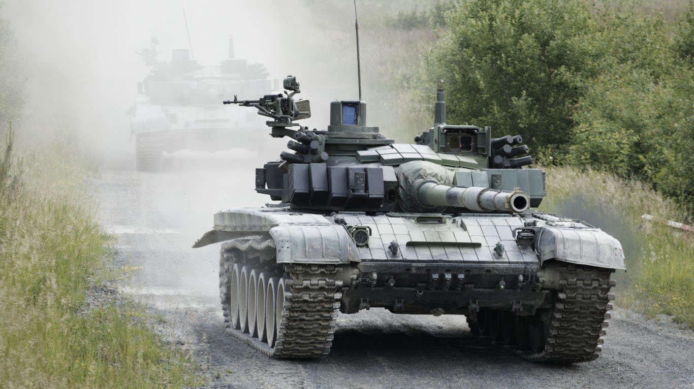 Russia’s Military Vehicle Dominance Far Outpaces Its Eastern European Neighbors