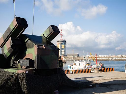 「復仇者」飛彈車鎖定敵機！ 國軍第五作戰區執行防空作戰演練