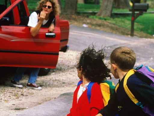 Forget "Stranger Danger" — Here's What We Should Really Teach Kids To Keep Them Safe