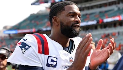 Patriots’ Jerod Mayo Made Jacoby Brissett Pay Off Funny Bet During Press Conference