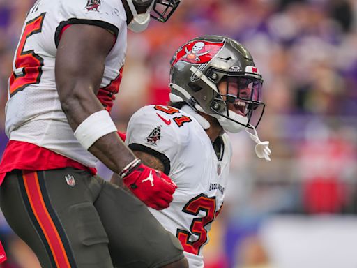 Bucs officially re-sign Antoine Winfield Jr.