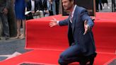 Chris Hemsworth inaugura estrela na Calçada da Fama com discurso bem-humorado de Robert Downey Jr. | GZH