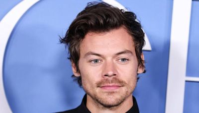 Condenaron a prisión a mujer que envió 8 mil cartas a Harry Styles