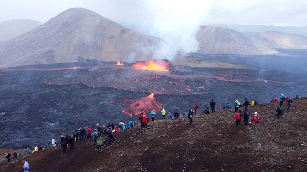 How safe is volcano tourism?