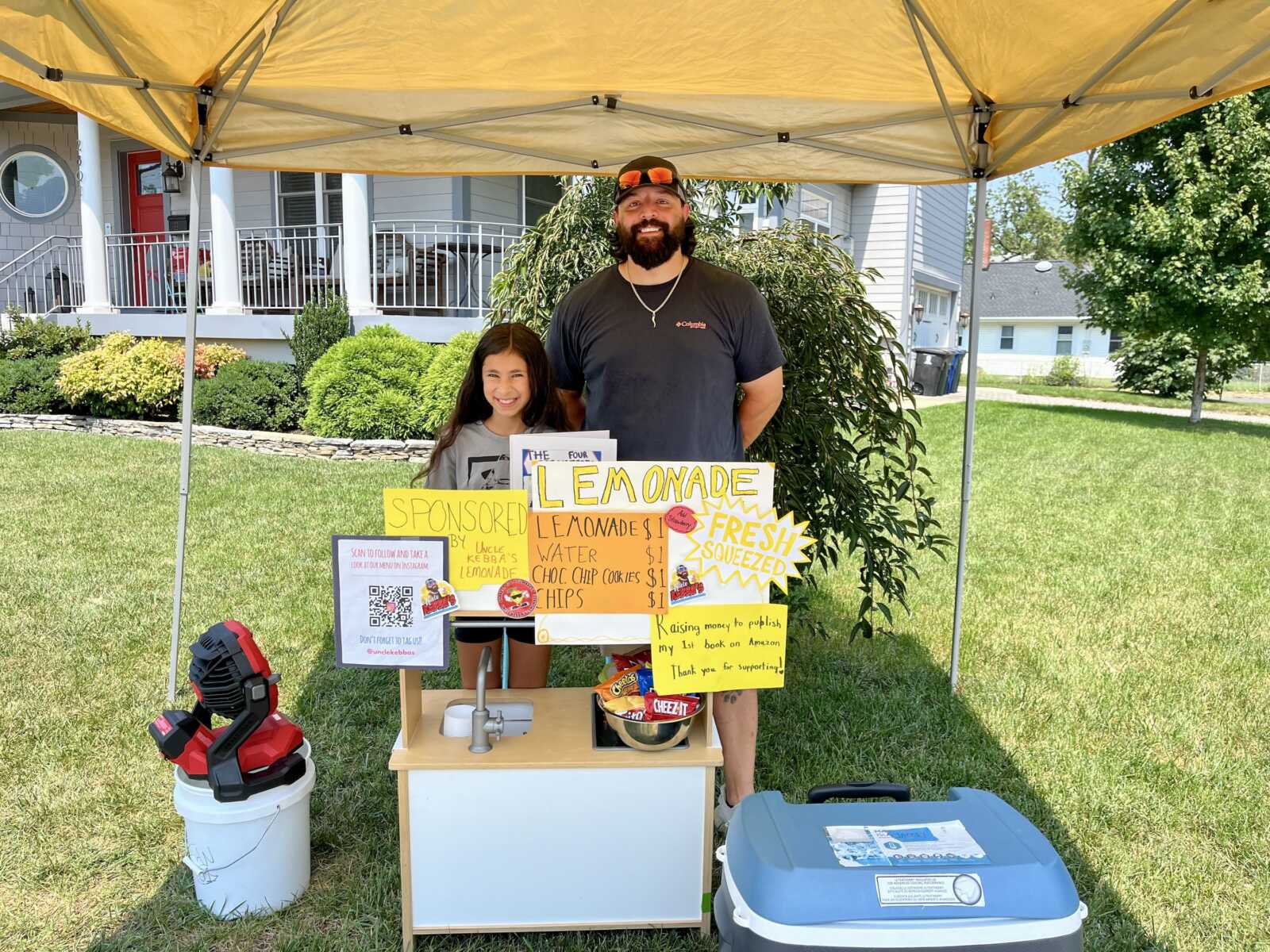 Business owner steps in to help budding writer’s lemonade stand in Green Valley | ARLnow.com