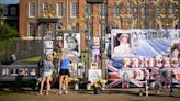 Royal Fans Gather Outside Kensington Palace to Pay Tribute to Princess Diana