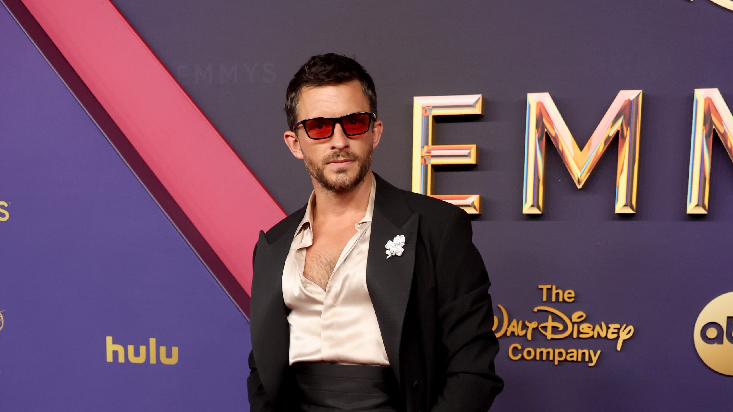 Jonathan Bailey Looks Ultra-Cool at the 2024 Emmy Awards