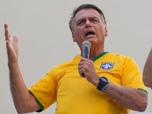 Fuentes: Policía de Brasil acusa a expresidente Bolsonaro de lavado de dinero y asociación delictiva