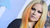 Avril Lavigne wows fans at VMAs with signature pop-punk style: 'Old Avril vibes'