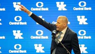 Publication gives Kentucky's hire of Mark Pope a C