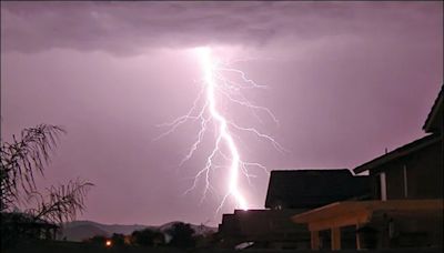 Can lightning strike in the same place twice?