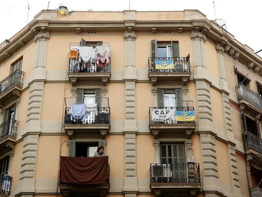 Barcelona to ban tourists from renting apartments to make city 'livable' for residents