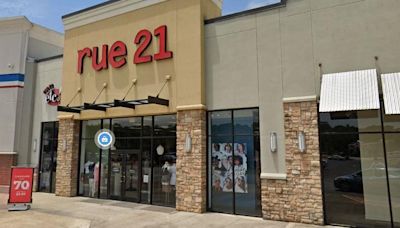 This teen clothing retailer with 2 locations in Lafayette has filed for bankruptcy, to close all its stores