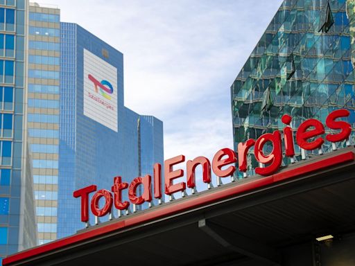 Ecologistas y víctimas de las crisis climática intentan abrir la vía penal contra los directivos y accionistas de TotalEnergies