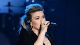 Kelly Clarkson's Makeup Artist Reveals His Go-To Products for Her Glam Residency Look